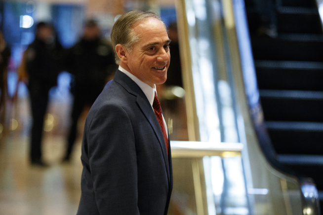 <p>OPPRYKK: David Shulkin har allerede jobbet halvannet år i departementet som har ansvar for USAs krigsveteraner. Nå skal han lede det.</p>