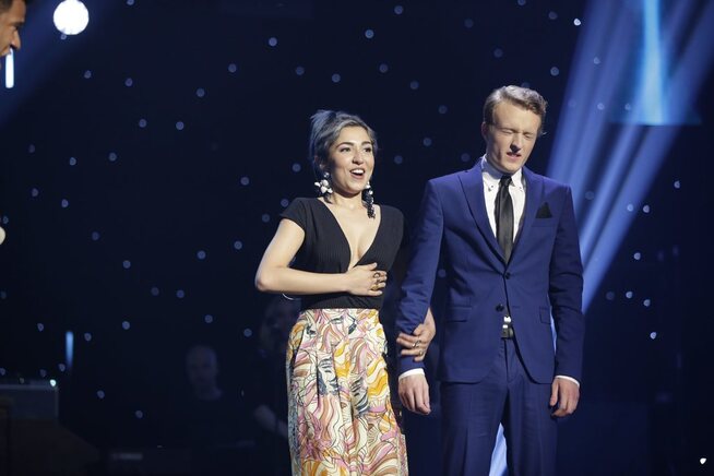 <p>VENTER PÅ RESULTATET: Stor spenning i Fornebu Arena før «Idol»-stemmene ble annonsert.</p>