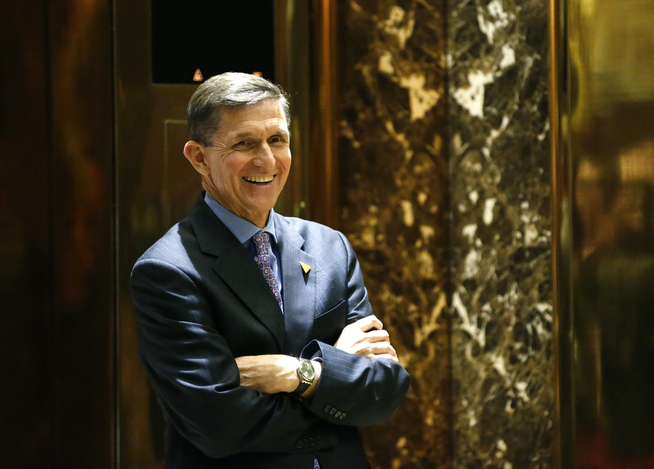 <p>SIKKERHETSRÅDGIVER: Michael T. Flynn i Trump Tower i New York.</p>