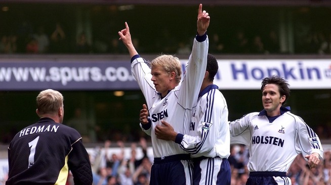 <p>NOE HELT EGET: For Steffen Iversen (i midten) og Øyvind Leonhardsen (til høyre) står White Hart Lane for en atmosfære uten sidestykke i engelsk fotball. De bidro selv til flere gode opplevelser for supporterne, som da de her scoret hvert sitt mål i FA-cupseieren over Coventry i 1999.</p>