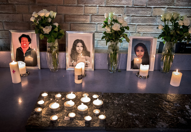 <div> MINNESTUND: Pictures of Nadia, Mother Mebrak and Rebiba were set up during the memorial service on October 22nd.  Photo: HALLGEIR VÅGENES </ p>