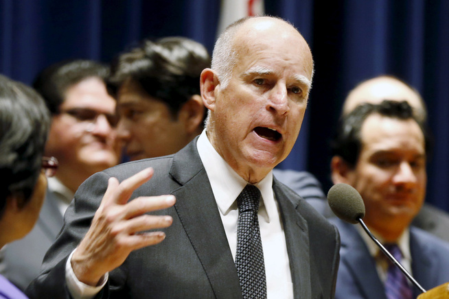 <p>FORTSETTER UTEN TRUMP: Californias delstatsguvernør Jerry Brown representerer nesten 40 millioner amerikanere, og vil oppfylle Paris-avtalen uavhengig av myndighetene.</p>