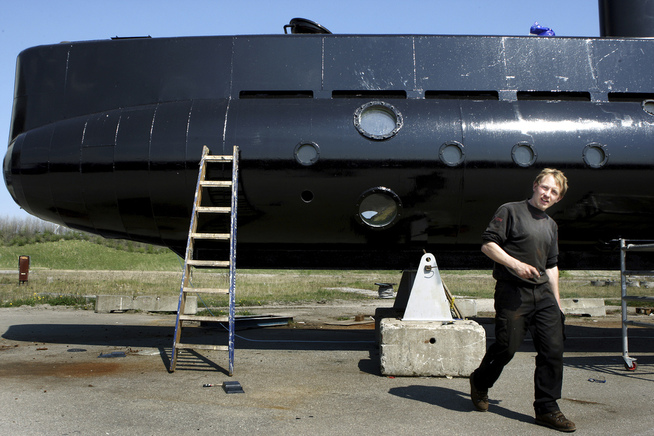 <p>SATTE REKORD: 30. april 2008 sjøsatte Peter Madsen verdens største privatbygde ubåt. Fredag sank det nesten 18 meter lange fartøyet utenfor København.</p>