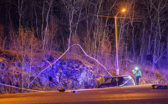 <p>the CAR: The police have 23-åthe ring explained that he knivstakk the two men inside this Volkswagen Gulf. A 21-åcall from Jessheim døthose of stikkskadene he was påført. Photo: GRETHE EINARSEN</p>