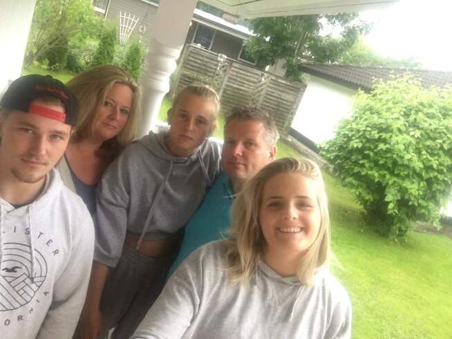 & lt; p & gt; DISAPPOINTED: T & # xE5;  clean rolled in the family's youngest the  notification of the cancellation came. & #  xA0; Christian K & # xE5; sastul, Elin  Halvorsen, Pernille Halvorsen, Martine Halvorsen  Trond Halvorsen had all looked forward to & #  xE5; go on & # xE5; turn. & # xA0; & lt;  / p & gt; 