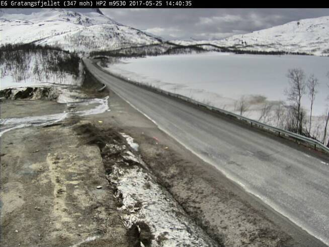 <p>IKKE HELT DET SAMME: ... mens man i Nord-Norge må nøye seg med at kvikksølvet ikke kryper fullt så langt opp på gradestokken. Her fra Gratangsfjellet i Troms. </p>