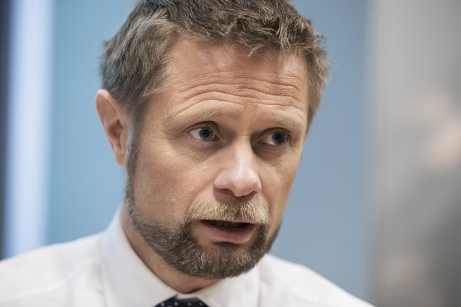 <p>SIER JA TIL NY TEST: Helseminister Bent Høie (H) tillater nå bruk av en blodprøve som kan avdekke Downs syndrom for enkelte gravide.</p>