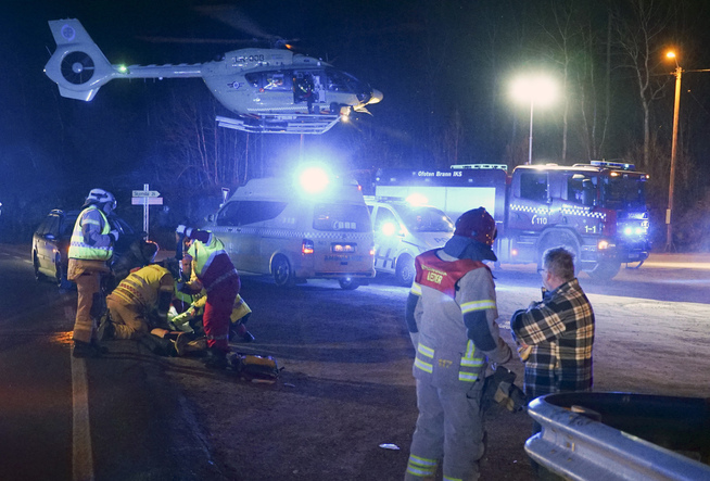 <p>KILLED: Paramedics and firefighters fought for å rescue 21-åring life, but his life was not to å save. He was erklært død på instead.</p>