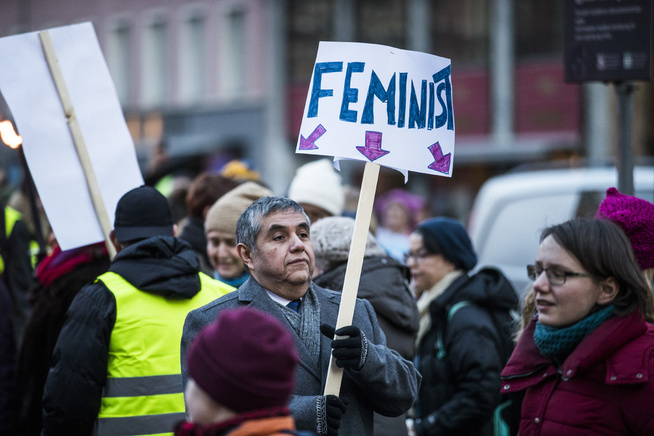 <p>FEMINIST MED TESTOSTERON: Mannlige feminister møtte også opp på Womens March i Oslo. Foto: FRODE HANSEN, VG</p>