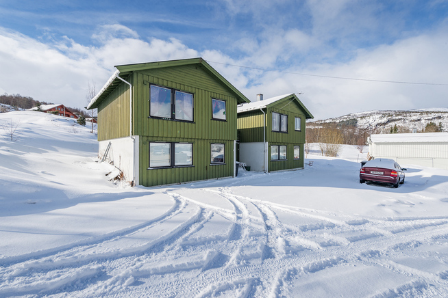 <p>I NORDLAND: Denne tomannsboligen er 202 kvadratmeter stor, har utleiemuligheter og har en prisantydning på 1,25 millioner kroner. </p>
