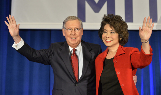 <p>MAKTPAR: Elaine L. Chao. landets neste samferdselsminister er gift med Mitch McConnell.</p>