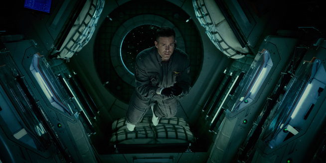 <p>GYLLENHAAL I TRØBBEL: Bilde fra sci-fi-dramaet «Life»</p>