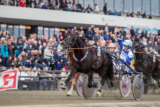 <p>FAVORITT: Odd Herakles og Adrian Solberg Akselsen, her ved seieren i Trygve Diskeruds minneløp, blir favoritter i St. Hallvardpokalen.</p>