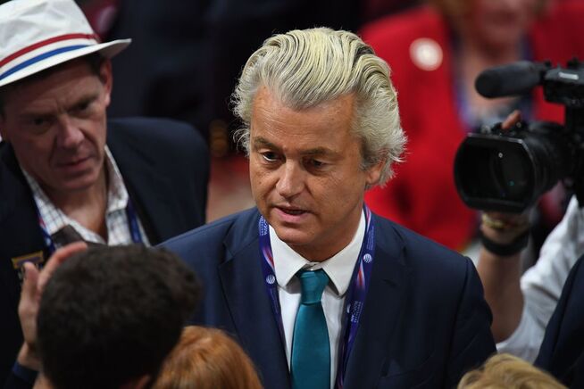 <p>ØKT OPPSLUTNING: Geert Wilders har stadig støtte oppsluting i nederland. Her er han i USA, på republikanernes konvent i sommer.</p>