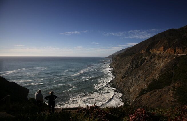 OBLIGATORISK: Ikke glem å stoppe og ta innover deg landskapet ved strekningen Big Sur, hvis du er så heldig å feriere langs Highway 1.