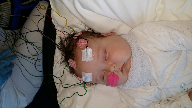 <p>ALVORLIG SYK: Zarah Angelica er født med Aicardi-syndrom og flere andre diagnoser. Blant annet har hun en leversykdom. Foreldrene Carl Fredrik Pedersen og mamma Bergljot Vea Larsen forteller om en desperat kamp for sin syke datter.</p>