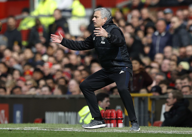 <p>TAKTISK VRI: José Mourinho skyldte på slitne spillere da han valgte å droppe folk som Zlatan Ibrahimovic og Henrikh Mkhitaryan. Foto: REUTERS</p>