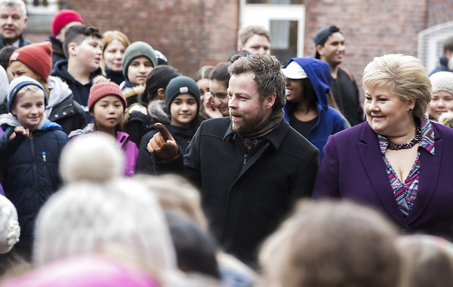 <p>ENDA ET SKOLEBESØK: Statsminister Erna Solberg og kunnskapsminister Torbjørn Røe Isaksen besøkte Lakkegata skole i Oslo under fremleggelsen av stortingsmeldingen «Lærelyst - tidlig innsats og kvalitet i skolen».</p>