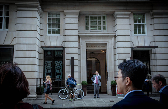 <p>På denne adressen i den eksklusive bydelen Mayfair i London, har Egerton Capital (UK) hovedkvarter. Foto: NINA E. RANGØY, VG</p>