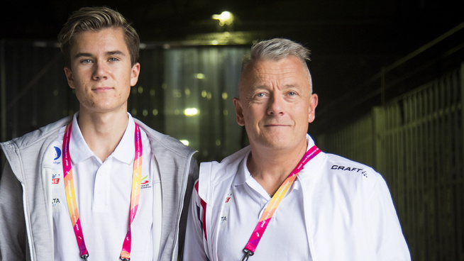 <p>LEGGER LISTA HØYT: Gjert Ingebrigtsen (t.h.) mener alt nå er opp til Filip på 1500 meter. Her sammen med sønnen Jakob fra tidligere i mesterskapet.</p>