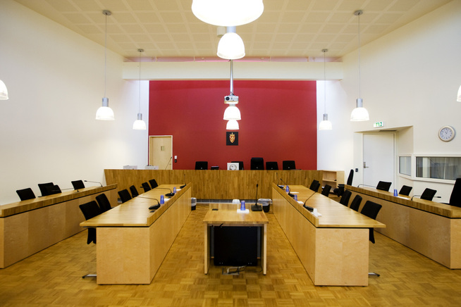 <p>IKKE SÅ ÅPNE: Nær tyve prosent av landets dommerne hadde ikke sørget for å registrere seg i domstolenes eget åpenhetshetsregister da VG sjekket registeret i vår. Bildet er fra rettssal 3 i Follo tingrett i Ski og er tatt i forbindelse med den såkalte Lommemannsaken.</p>