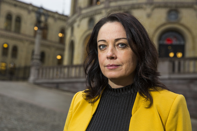 <p>VIL RYDDE OPP: Stortingsrepresentant Else-May Botten fra Arbeiderpartiet refser både egen partileder og Frp-statsråd Sylvi Listhaug i den omstridte avfallsdeponi-saken.</p>