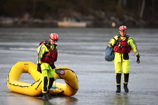 <p>All nødetatene responded when they received a message about a possible drowning. Divers søelevated for over two hours in Lyseren.</p>