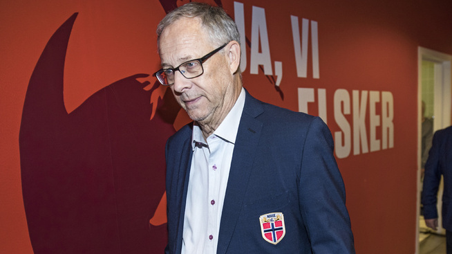 <p>TAR UT SIN FØRSTE TROPP: Lars Lagerbäck ble presentert som ny landslagstrener i februar. i dag plukker han ut spillerne som blir med mot Nord-Irland.</p>