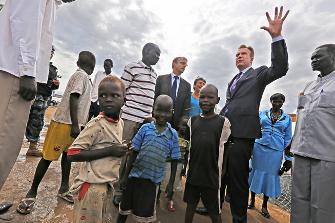 & lt; p & gt; & # xc5; opens moneybags: Foreign B & # xF8; rge Brende (H) promises more money and civil st & # xF8; support to the fight against terrorism - and especially the terrorist group IS. This picture is from the UN camp Tomping the outskirts of S & # xF8; r Sudanese capital Juba. & lt; / p & gt;