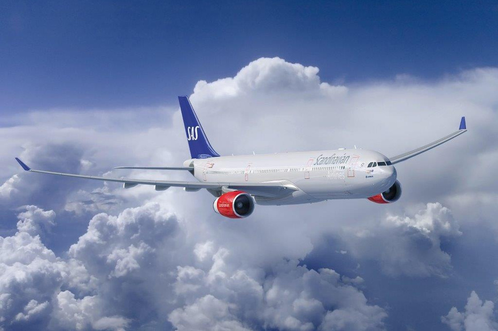<p>KAN BLI STÅENDE: SAS' Airbus A330 kan være blant flyene som rammes om pilotene går ut i streik.</p>