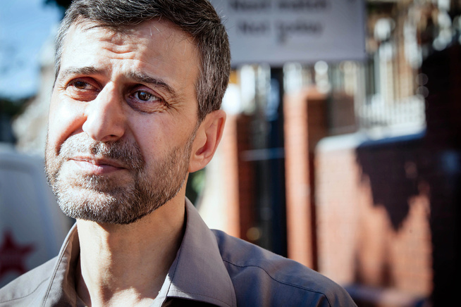 <p>– UTEN TVIL TERROR: Chairman i moskeen i Finsbury Park, Mohammed Kozbar, er på stedet hvor en muslimsk mann døde og ti ble skadet da en varebil kjørte inn i en folkemengde. Han sier at det ikke er tvil om at det er snakk om terror.</p>