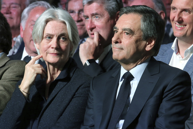 <p>EKTEPAR: Francois Fillon og kona Penelope.</p>