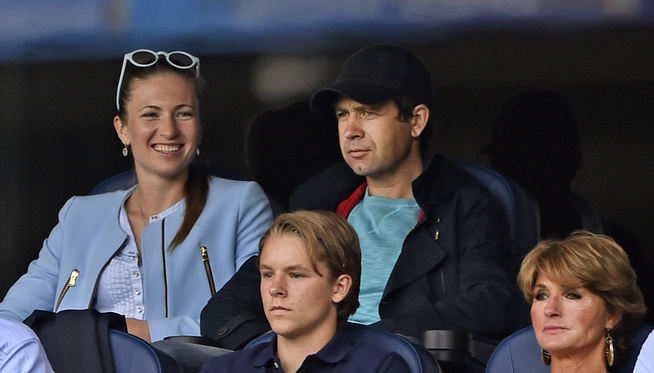 <p>FOTBALLKAMP: Ole Einar Bjørndalen og Daria Domratsjeva så Vålerenga mot Real Madrid sammen i sommer på Ullevaal Stadion. FOTO: BJØRN S. DELEBEKK,VG.</p>