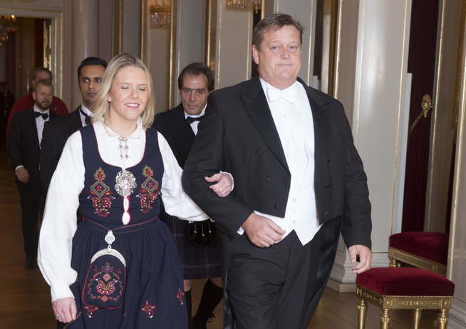 <p>STØTTE: Innvandringsminister Sylvi Listhaug får støtte av parlamentarisk leder Harald T. Nesvik. Her var de på kongeparets middag for stortingsrepresentantene på Slottet i 2014.</p>