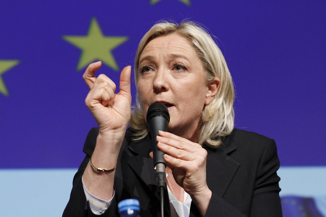<p><i>EU-DEBATT: EU er dypt skadelig, et antidemokratisk monster. Jeg vil hindre EU i å vokse seg fetere, nekte det å puste, hindre det i å slå klørne i alt og spre sine tentakler inn i alle deler av lovgivningen, sier Marine Le Pen</i></p>