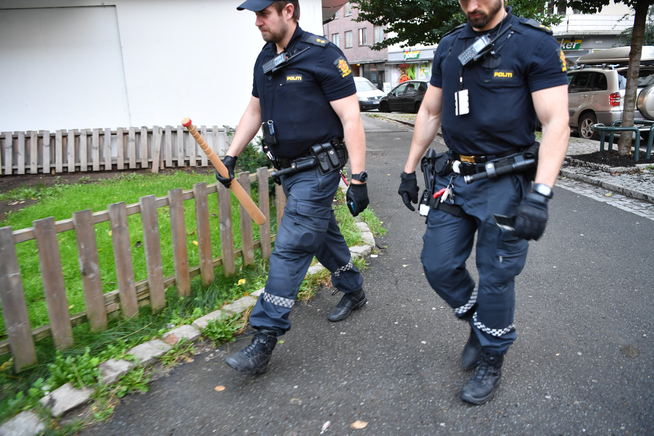 <p>BESLAGLA BALLTRE: Politiet fant dette balltreet etter masseslagsmålet i Sigurds gate på Tøyen.</p>
