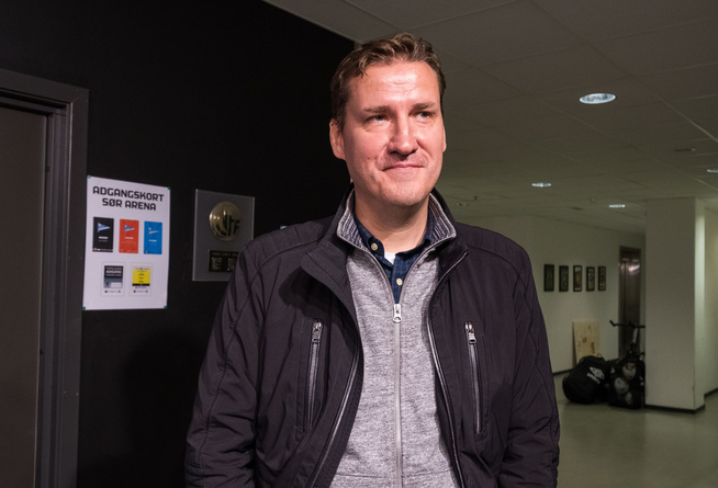 <p>KVITTET SEG MED PEDERSEN: Tor-Kristian Karlsen ble ansatt som sportslig leder i Start sist måned, og har nå fjernet lagets trener. Foto: NTB scanpix</p>