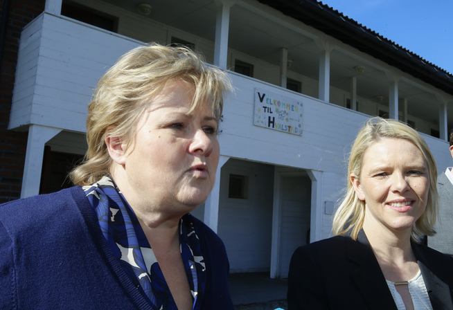 & lt; p & gt; NO P & # xc5; LINE:  Prime Minister Erna Solberg (H) and immigration  and integration minister Sylvi Listhaug (FRP). &  lt; / p & gt;