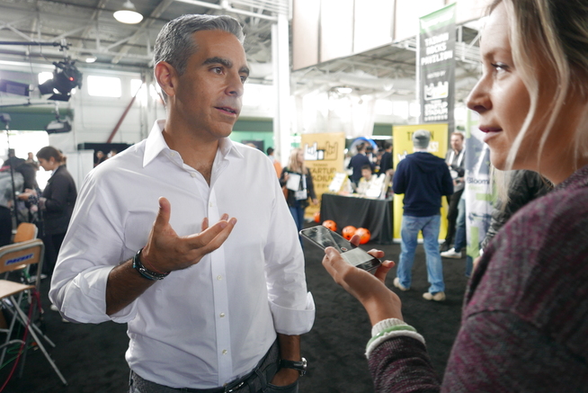 <p>SMS-DOOM: Dave Marcus is the head of  Facebook's Messenger app, and am convinced that  the service will take over for vår the use of  SMS.</p>