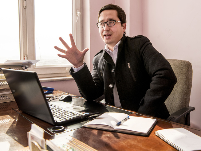 <p>HJELPER RETURNERTE: Abdul Ghafoor i «Afghanistan Migrants Advice and Support Organization».</p>