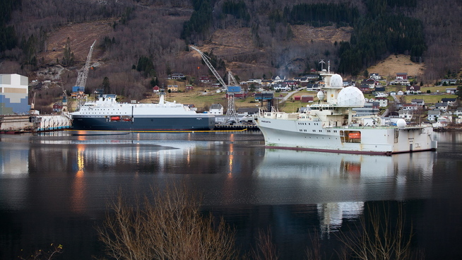 <p>FRA EN TIL TO: Her er Norges nye og gamle spionskip fotografert sammen. Nye 'Marjata» (til venstre) er det fjerde i rekken som bærer det tradisjonsrike navnet. Gamle «Marjata» (nærmest) blir snart til «Eger» og skal fortsette tjenesten som overvåkningsskip. Foto: ETTERRETNINGSTJENESTEN</p>