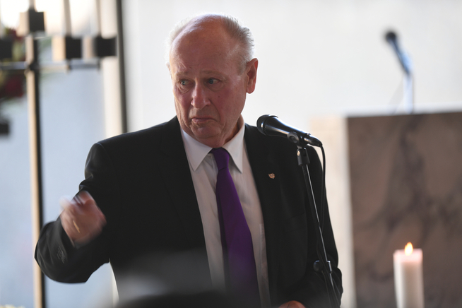 <p>FARVEL TIL KNUT: Einar Borge, Knut Borges bror.</p>