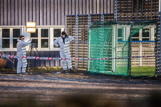 <p>ÅSTEDET: Her i skolegården tilhørende Wilds Minne skole, ble Tone Ilebekk (48) og Jakob Abdullahi Hassan (15) funnet drept.</p>