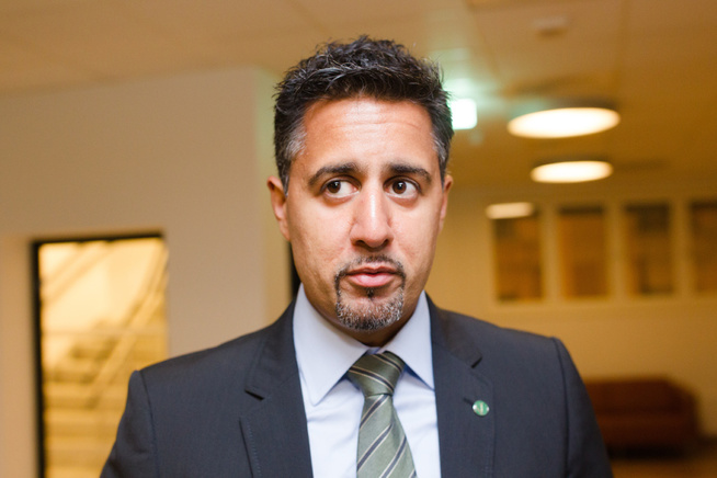 <p>BER OM VURDERING: Abid Raja mener at Mæland må be styret i DNB om å vurdere konsernsjefens stilling.</p>