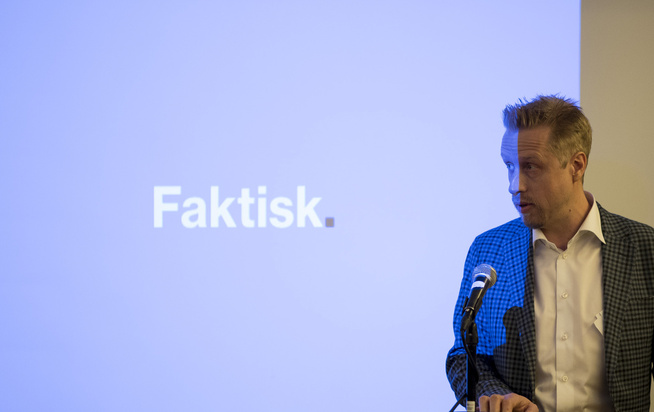 <p>FAKTASJEKK-SJEF: Gravejournalist Kristoffer Egeberg leder Faktisk-redaksjonen.</p>