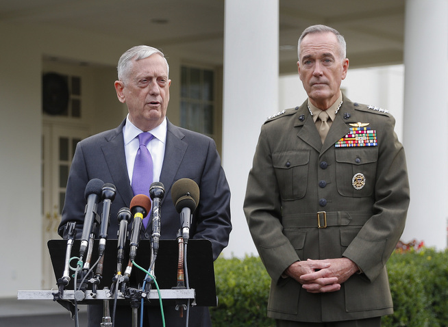 <p>HAR ALT: Forsvarsminister Jim Mattis og general Joseph Dunford, forteller at de har alt de trenger for å slå ut Nord-Korea om nødvendig.</p>
