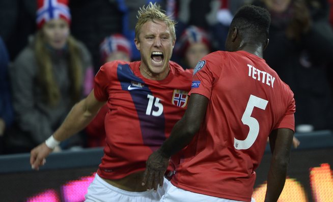 TO PROFILER: Per Ciljan Skjelbred (t.v.) og Alexander Tettey jubler her for sistnevntes scoring mot Malta i EM-kvalifiseringen.