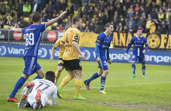 <p>0-1: Kristoffer Zachariassen ser 0-1-målet gå inn til stor gølede for Patrick Mortensen (69) og Erton Fejzullahu. LSK-stopper Marius Amundsen og keeper Arnold Origi fortviler.</p>