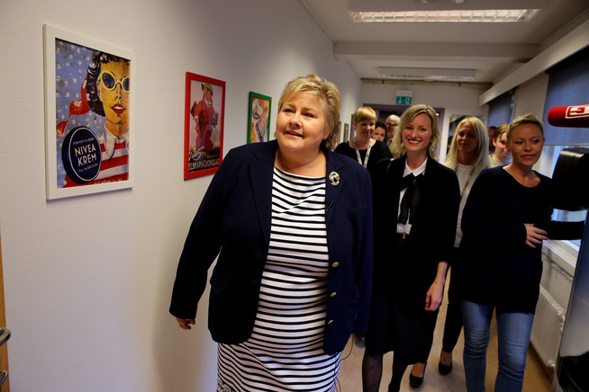 <p>BESØKET: Statsminister Erna Solberg (H) besøkte Manglerudhjemmet 8. september. Byråd Inga Marte Thorkildsen (SV) dukket også opp, uten å være invitert. </p>