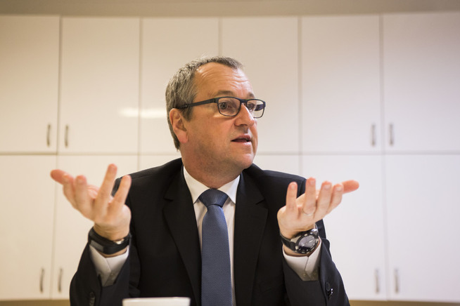<p>KRITISK: UNICEFs regionsjef for Midt-Østen, Geert Cappelaere under et besøk i Oslo. Foto: Mariam Butt / NTB scanpix</p>